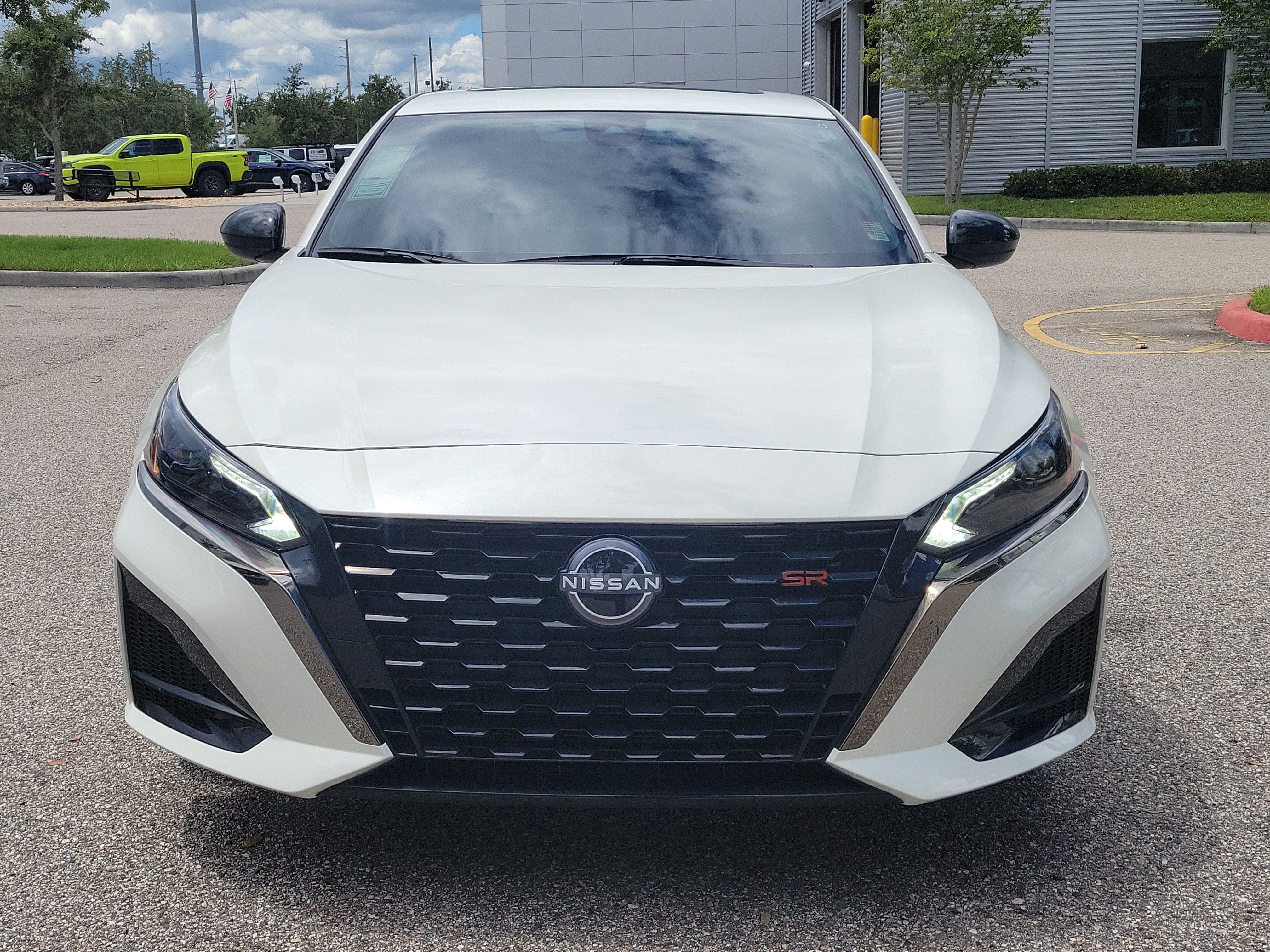 Certified 2025 Nissan Altima 2.5 SR w/ SR Premium Package FWD image 2