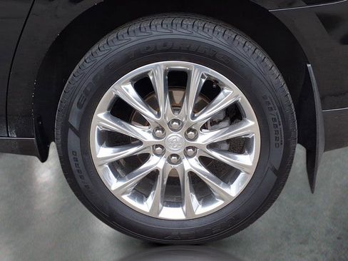 Used 2021 Buick Enclave Premium w/ Sun and Sites Package image 10