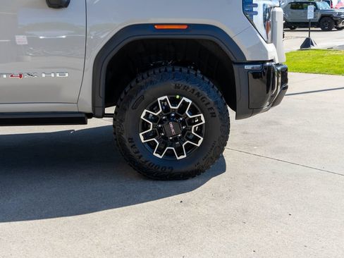 New 2026 GMC Sierra 2500 AT4X AWD/4WD image 36