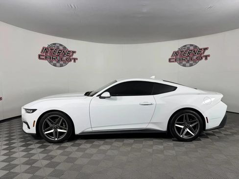Used 2024 Ford Mustang Coupe RWD image 4