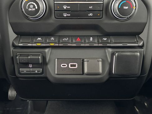 Used 2023 Chevrolet Silverado 1500 Custom image 15