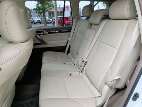 Used 2019 Lexus GX 460 Premium w/ Premium Package AWD/4WD image 31