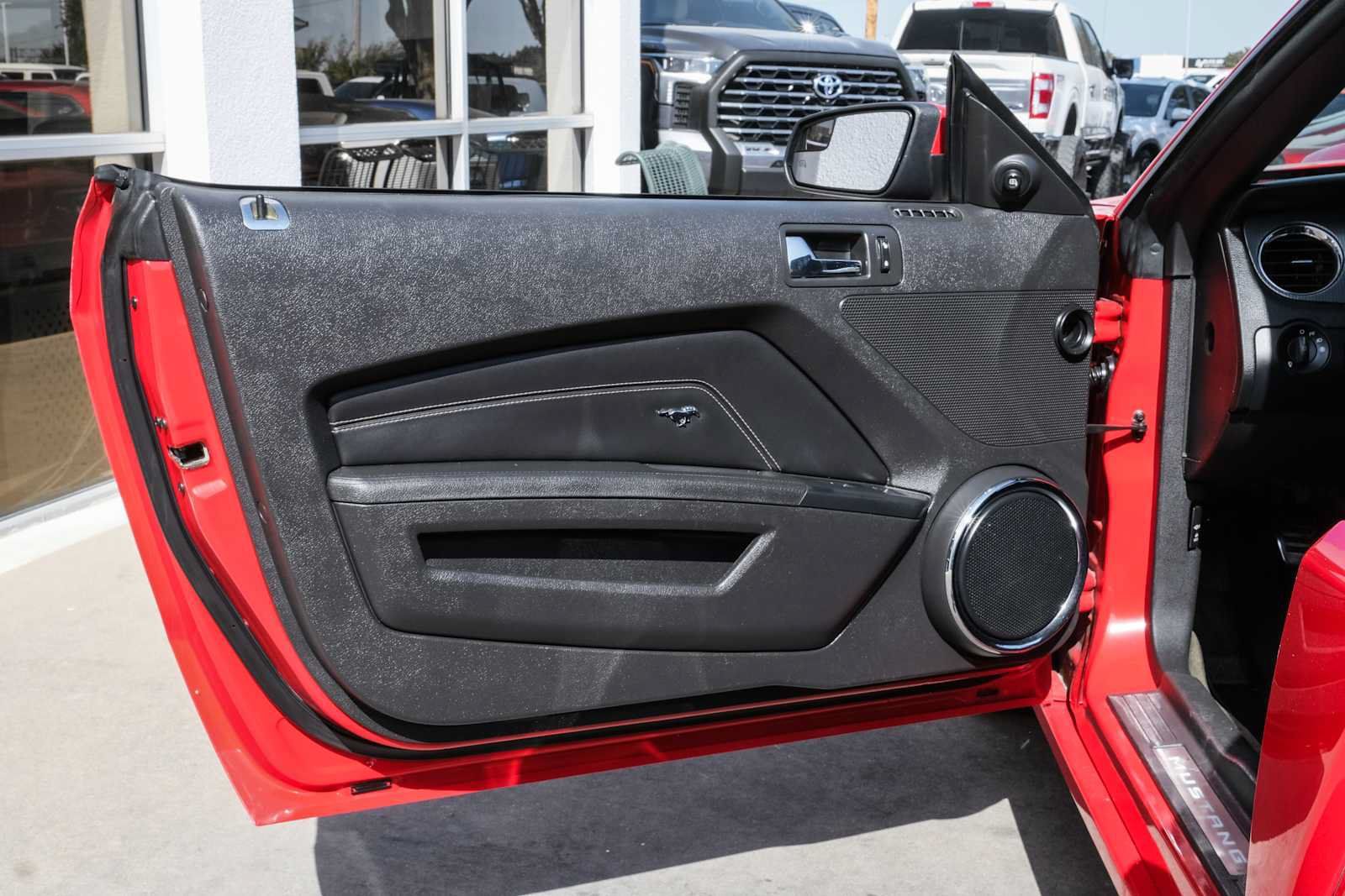 Used 2014 Ford Mustang GT Premium w/ Electronics Package RWD image 21