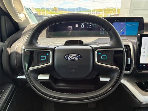 Used 2025 Ford Expedition Platinum AWD/4WD image 27