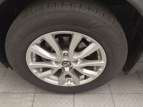 Used 2017 Nissan Rogue SV FWD image 31