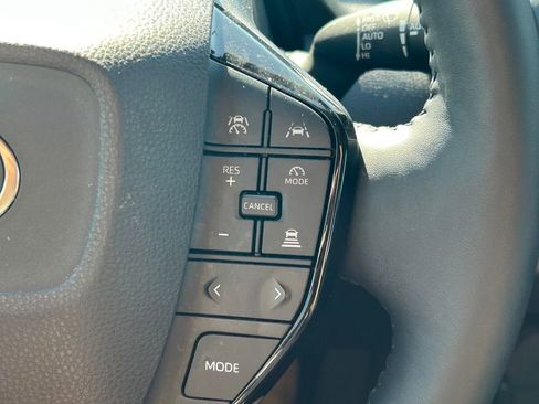 Used 2025 Toyota Prius XLE image 37