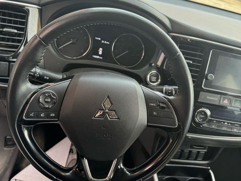 Used 2018 Mitsubishi Outlander ES image 8