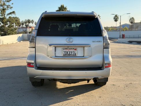 Used 2014 Lexus GX 460 image 3