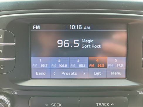 Used 2019 Kia Soul FWD image 10