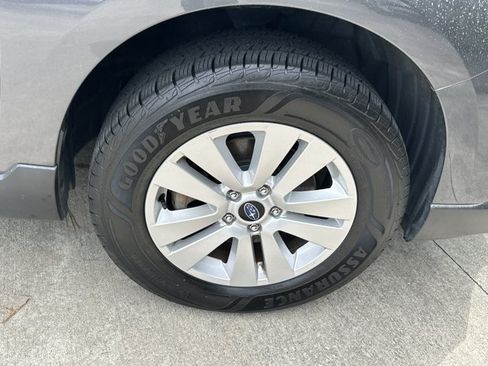 Used 2018 Subaru Outback 2.5i Premium AWD/4WD image 15
