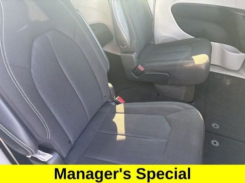 Used 2023 Chrysler Voyager LX FWD image 34