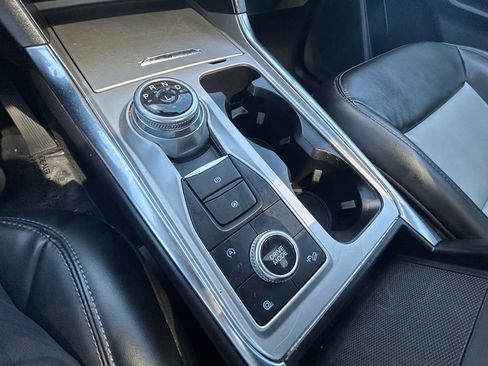 Used 2023 Ford Explorer XLT w/ Equipment Group 202A AWD/4WD image 19