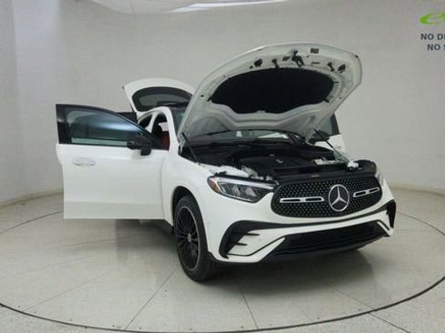 Used 2025 Mercedes-Benz GLC 300 4MATIC image 71