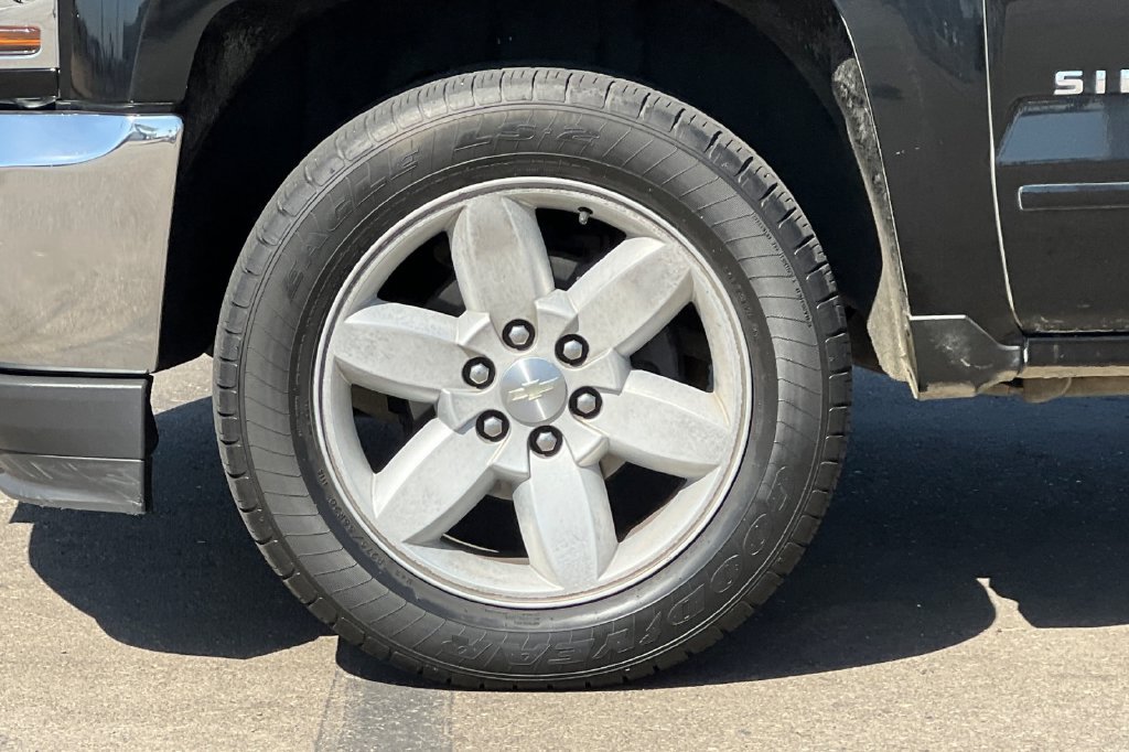 Used 2018 Chevrolet Silverado 1500 LT w/ All Star Edition RWD image 26