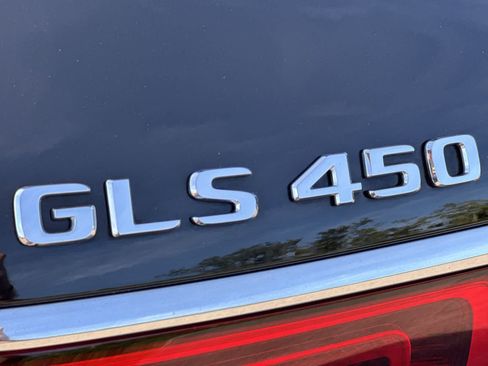 Used 2023 Mercedes-Benz GLS 450 4MATIC image 11