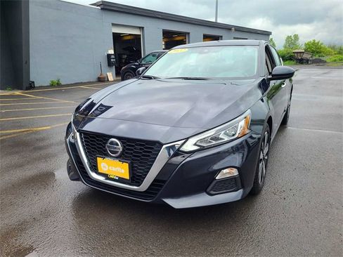 Used 2022 Nissan Altima 2.5 SV image 1