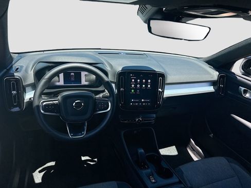 Used 2024 Volvo XC40 B5 Core AWD/4WD image 25