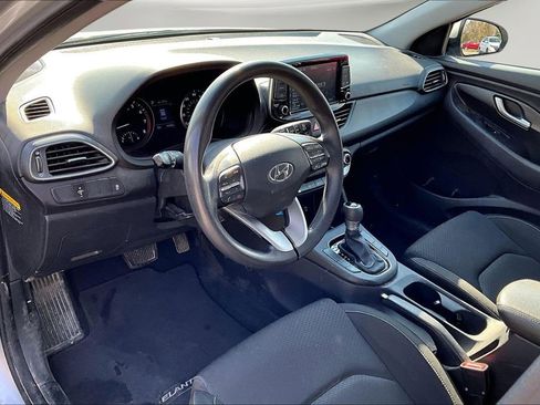 Used 2019 Hyundai Elantra GT image 17