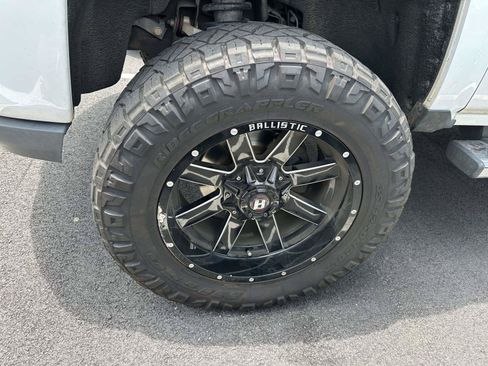 Used 2017 Chevrolet Silverado 1500 LT w/ All Star Edition AWD/4WD image 4
