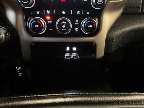 Used 2019 RAM 1500 Laramie AWD/4WD image 21