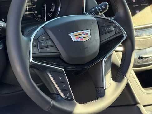 Used 2025 Cadillac XT5 Premium Luxury image 24