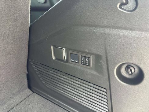 Used 2024 Chevrolet Tahoe High Country AWD/4WD image 21