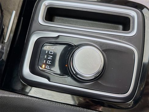 Used 2023 Chrysler 300 Touring L image 22