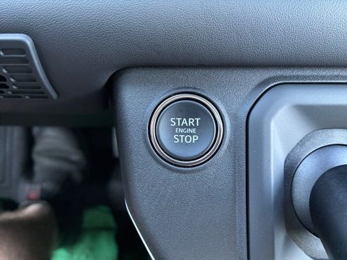 Certified 2025 Land Rover Defender 110 X-Dynamic SE AWD/4WD image 20