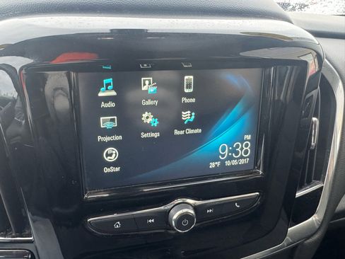 Used 2018 Chevrolet Traverse LS image 21