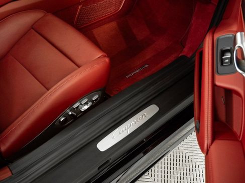 Certified 2024 Porsche 718 Cayman image 20