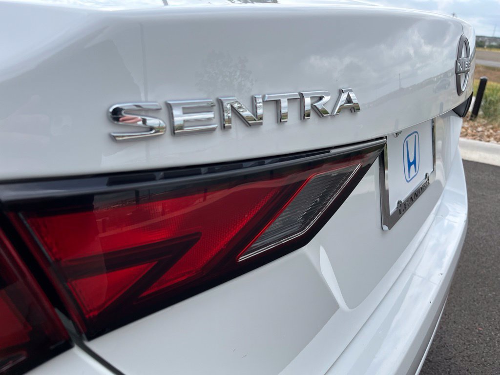 Used 2025 Nissan Sentra SV FWD image 8