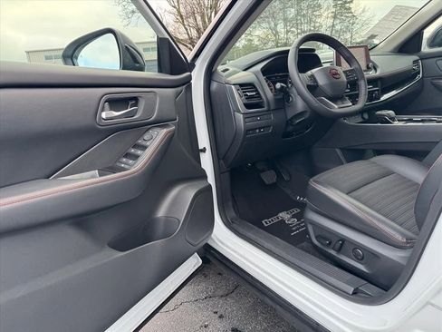 Certified 2025 Nissan Rogue Rock Creek image 14