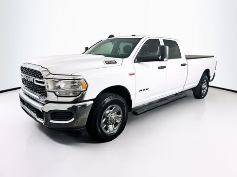 Used 2022 RAM 2500 Tradesman w/ Chrome Appearance Group RWD image 3