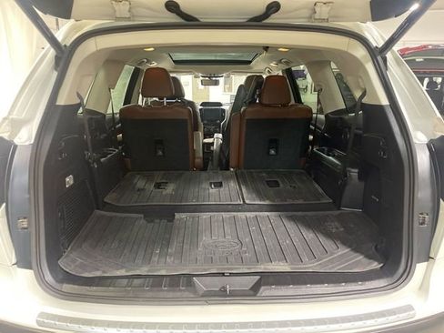 Used 2019 Subaru Ascent Touring w/ Popular Package #3 AWD/4WD image 25