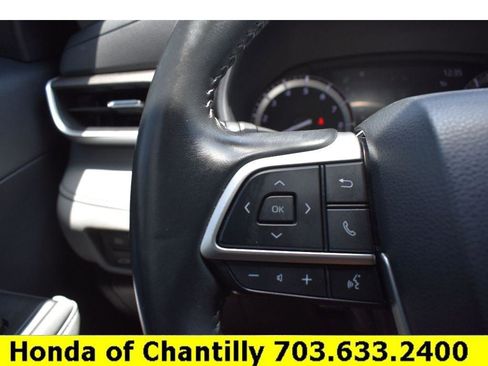 Used 2022 Toyota Highlander XLE AWD/4WD image 12