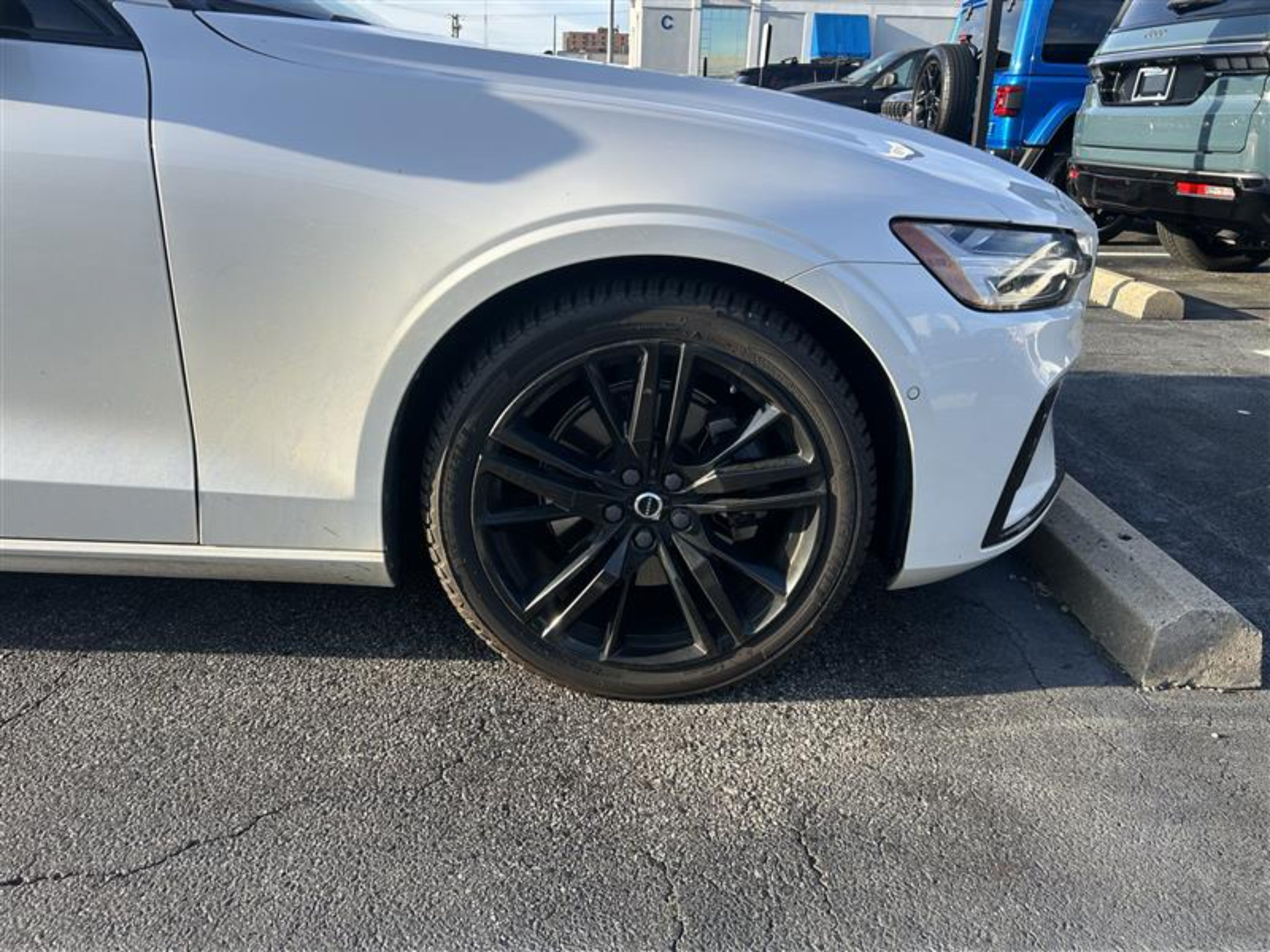 Used 2024 Volvo S60 B5 Plus w/ Protection Package Premier AWD/4WD image 10