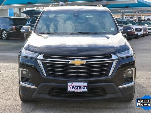 Used 2022 Chevrolet Traverse LT image 2