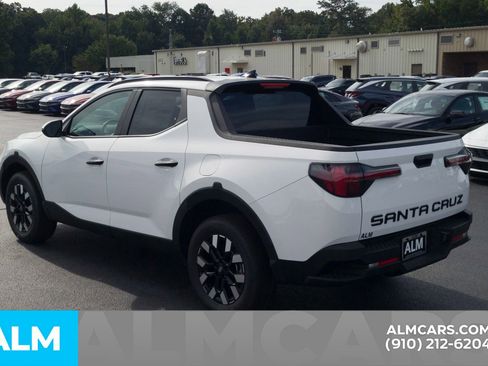 Certified 2025 Hyundai Santa Cruz SEL FWD image 10