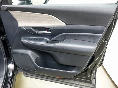 Used 2025 Toyota Grand Highlander AWD image 26