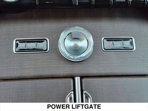 Certified 2025 Lincoln Navigator Reserve AWD/4WD image 19