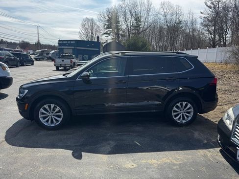 Used 2019 Volkswagen Tiguan SE w/ Panoramic Sunroof Package image 3