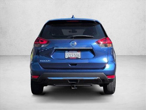 Used 2017 Nissan Rogue S image 7