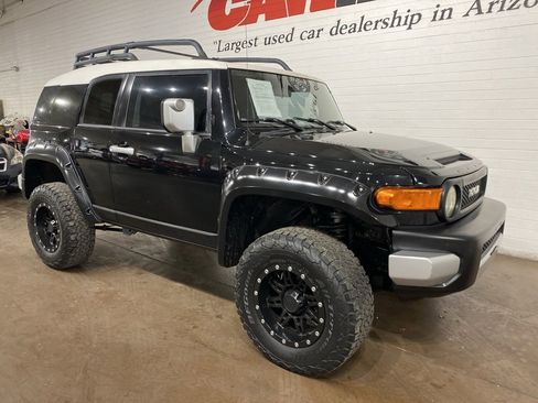 Used 2008 Toyota FJ Cruiser 4WD image 2