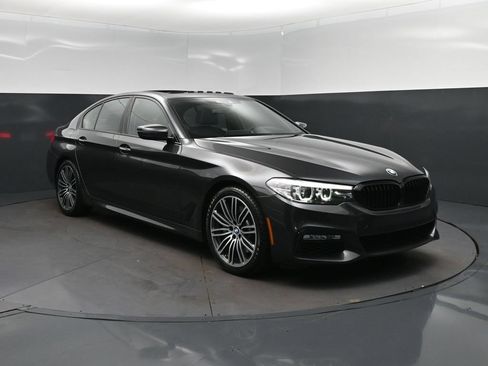 Used 2018 BMW 540i w/ M Sport Package RWD image 9