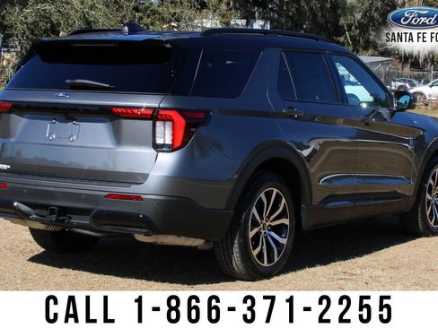 Used 2025 Ford Explorer ST-Line w/ Premium Package RWD image 8