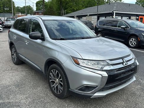 Used 2018 Mitsubishi Outlander ES FWD image 7