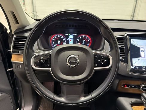 Used 2022 Volvo XC90 T6 Momentum w/ Advanced Package image 22