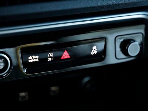 New 2025 Audi Q5 Premium AWD/4WD image 40