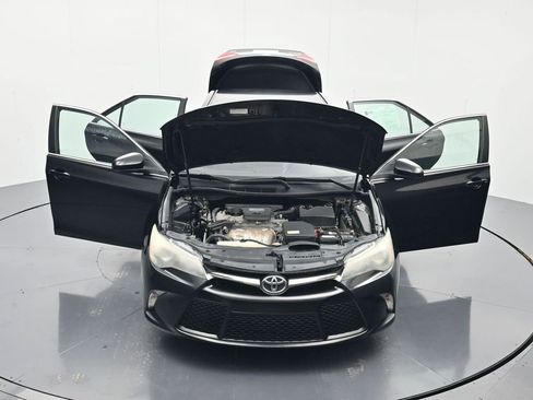 Used 2016 Toyota Camry SE FWD image 44