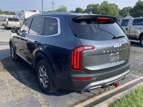 Used 2022 Kia Telluride EX w/ Towing Package FWD image 8